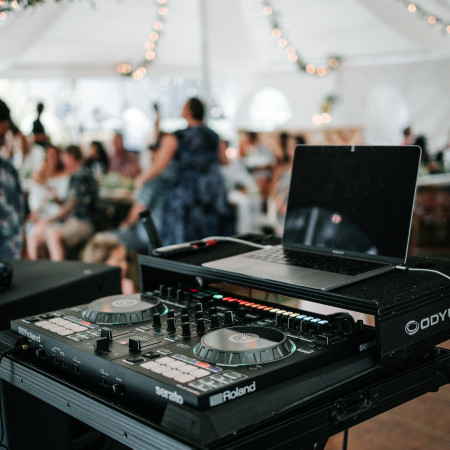 Band vs DJ: How to Choose the Entertainment For Your Wedding image
